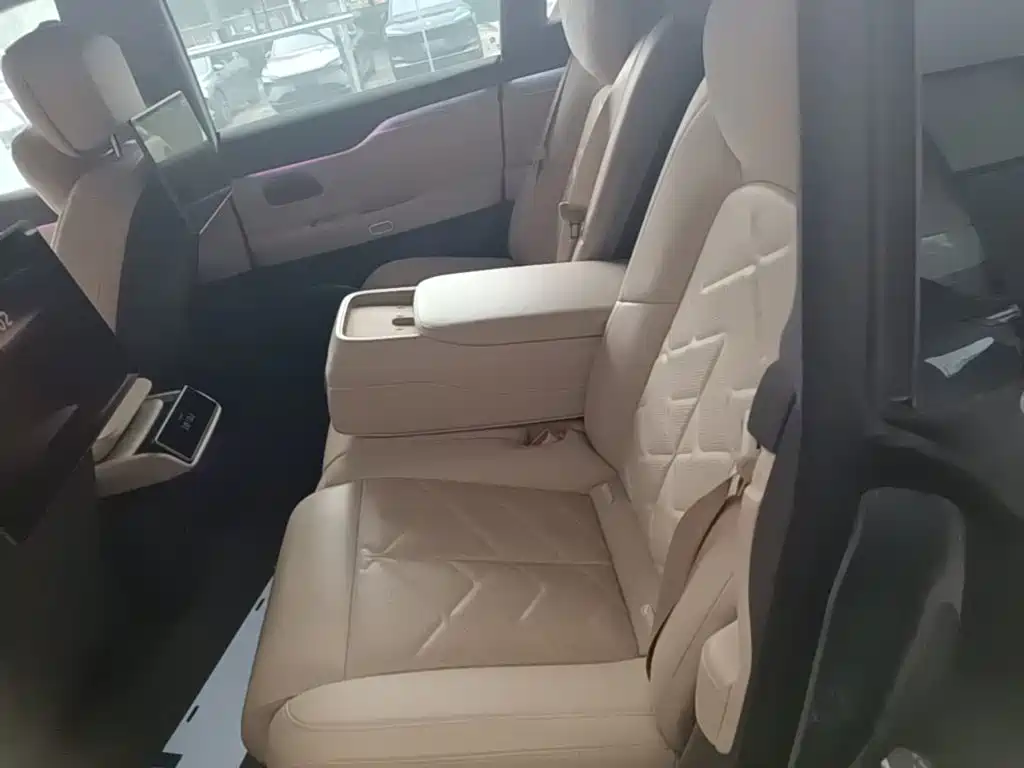 NIO ET7 2024 100kWh Executive Signature Edition купить на сайте DeffCars