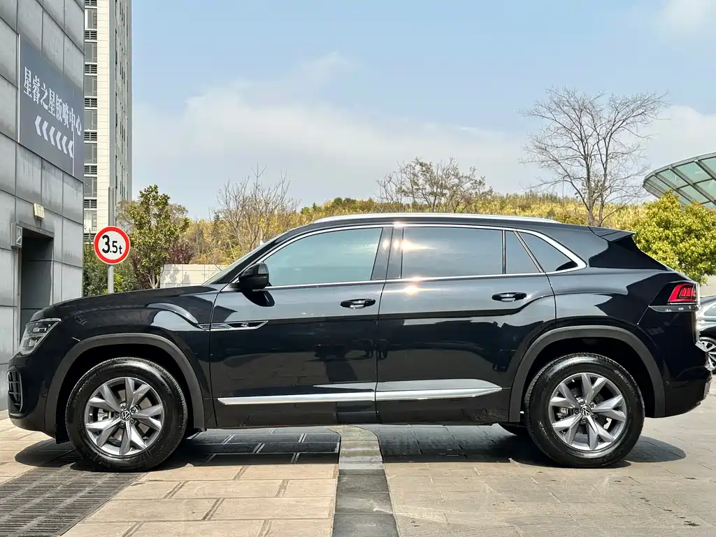 Touron 2024 Touron X 380TSI four-wheel drive luxury version купить на сайте DeffCars
