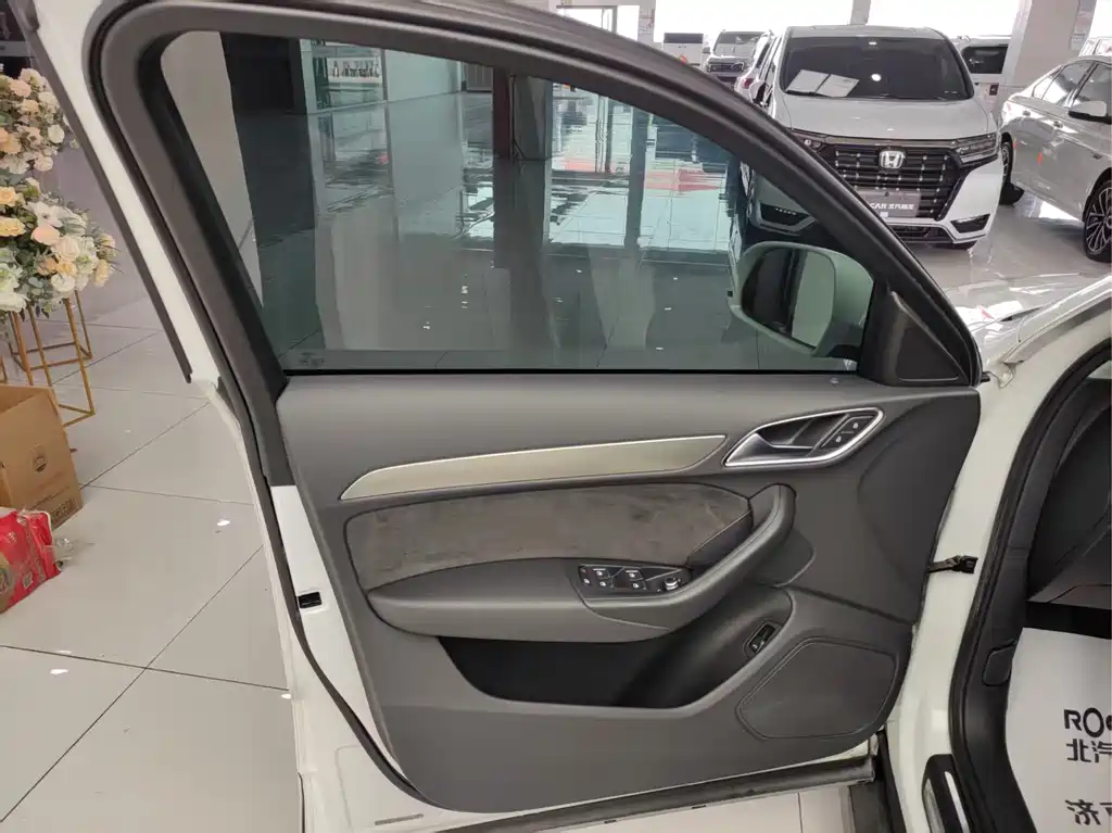 Audi Q3 2017 40 TFSI quattro full-time four-wheel drive fashion model купить на сайте DeffCars