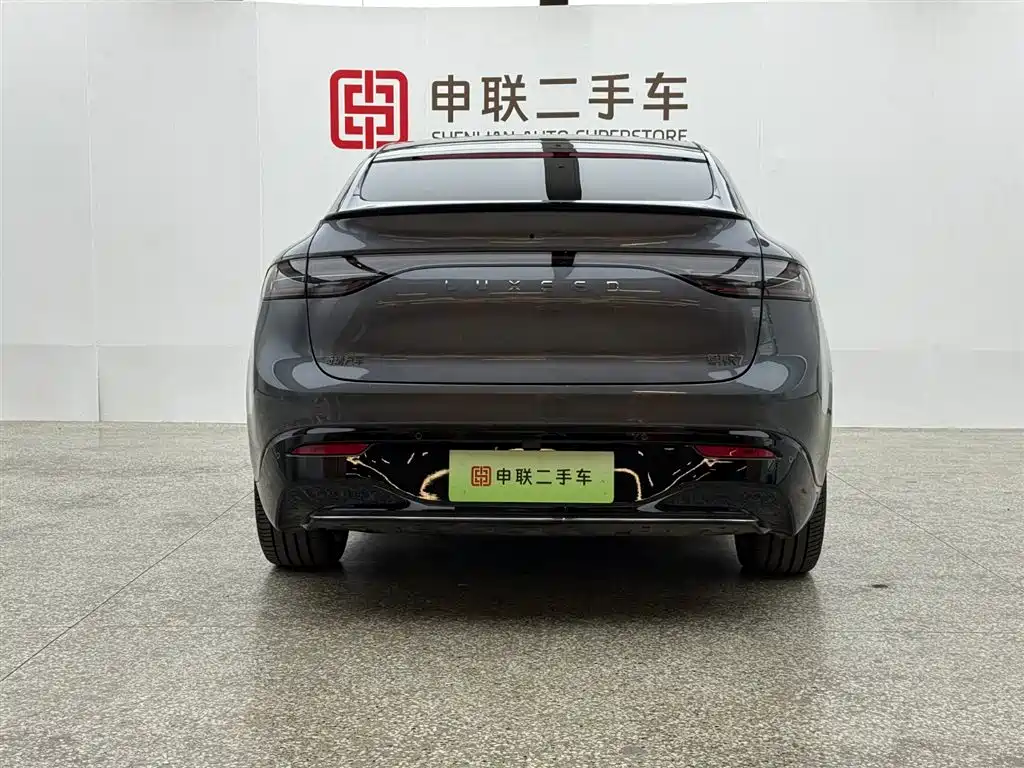 Zhijie R7 2025 extended range 331km Ultra купить на сайте DeffCars