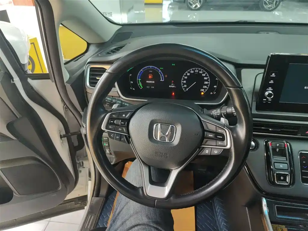Alison 2022 2.0L e:HEV Luxury First Edition купить на сайте DeffCars