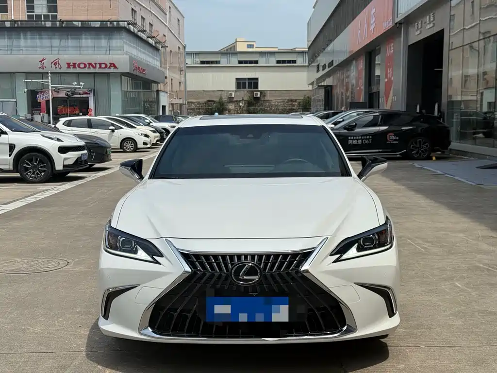 Lexus ES 2022 300h Excellence Edition купить на сайте DeffCars