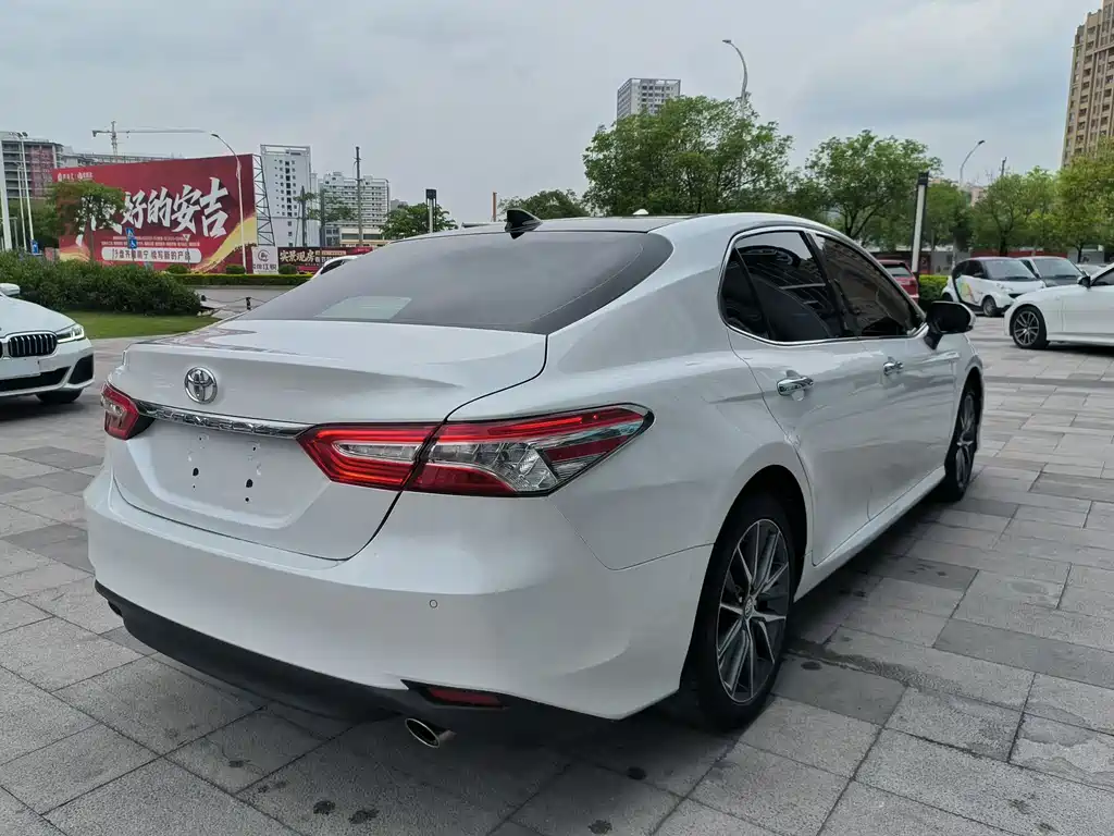 Camry 2021 2.5G Deluxe Edition купить на сайте DeffCars