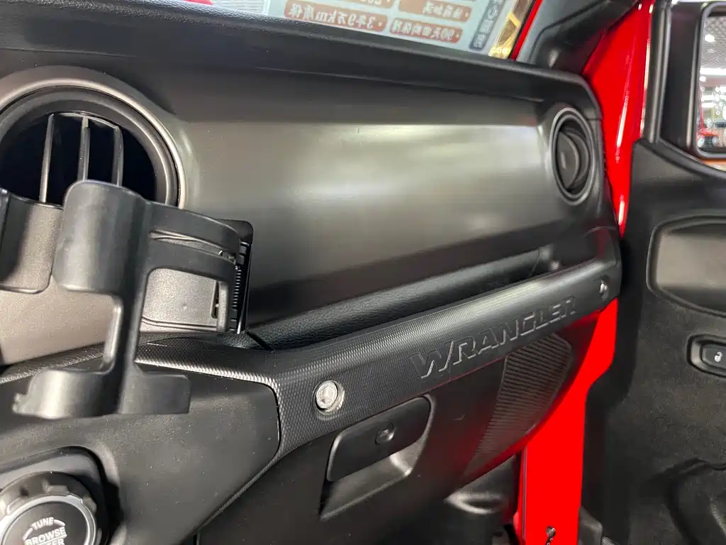 Wrangler 2019 2.0T Sahara four-door version National V купить на сайте DeffCars