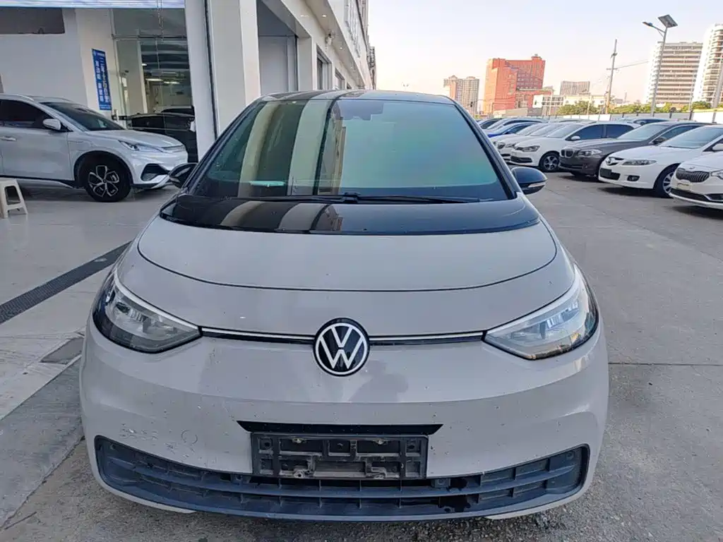 Volkswagen ID.3 2023 upgraded model pure smart version купить на сайте DeffCars