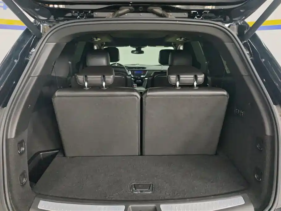Cadillac XT6 2021 28T six-seat luxury model купить на сайте DeffCars
