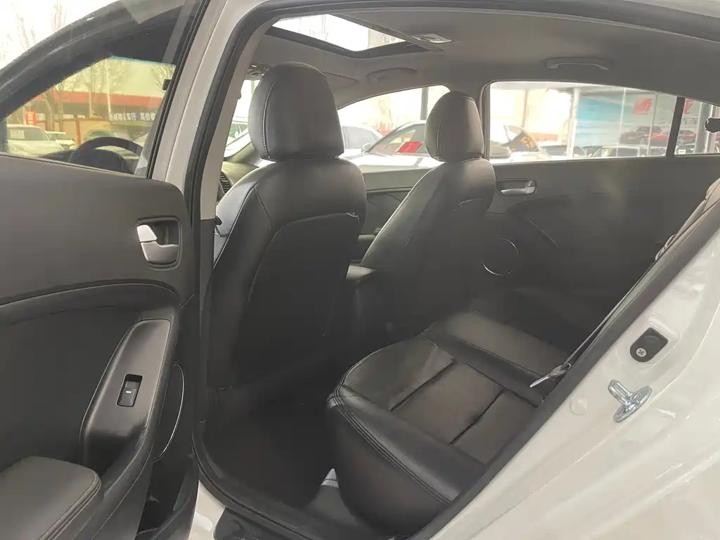 Kia K3 2017 1.6L Automatic 15th Anniversary Special Edition GLS купить на сайте DeffCars