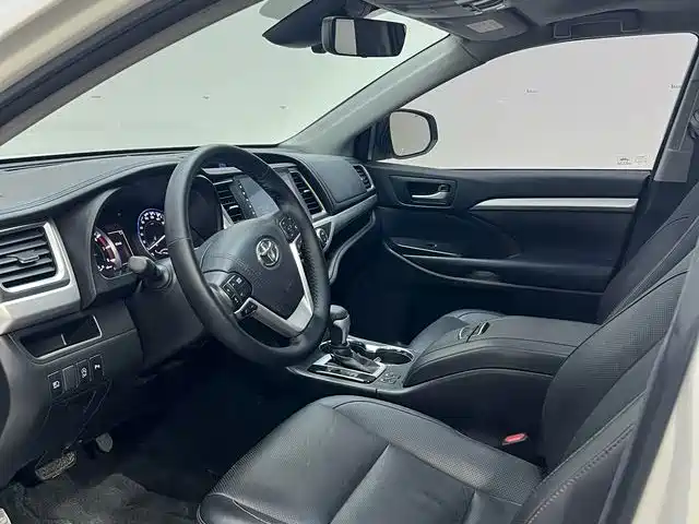 Highlander 2018 2.0T 4WD Deluxe Edition 7 Seater Country VI купить на сайте DeffCars