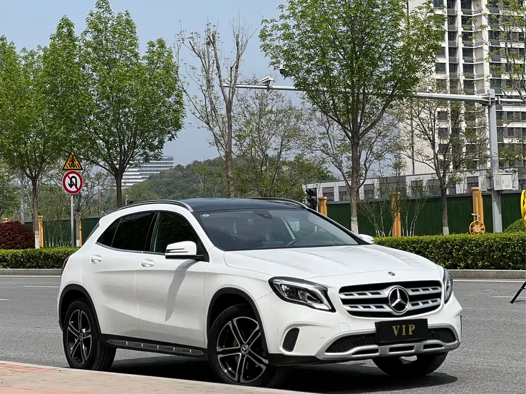 Mercedes-Benz GLA 2018 GLA 200 Fashion Model купить на сайте DeffCars