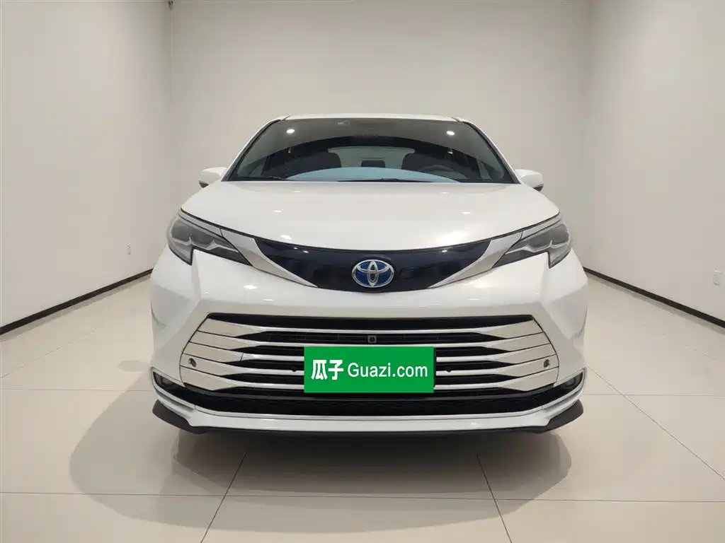 SIENNA 2023 2.5L Hybrid Platinum Edition купить на сайте DeffCars