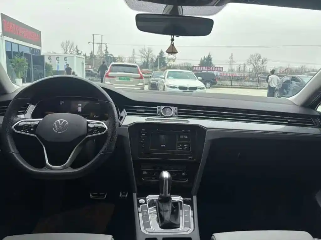 Magotan 2023 2 million commemorative edition 330TSI DSG leading model купить на сайте DeffCars