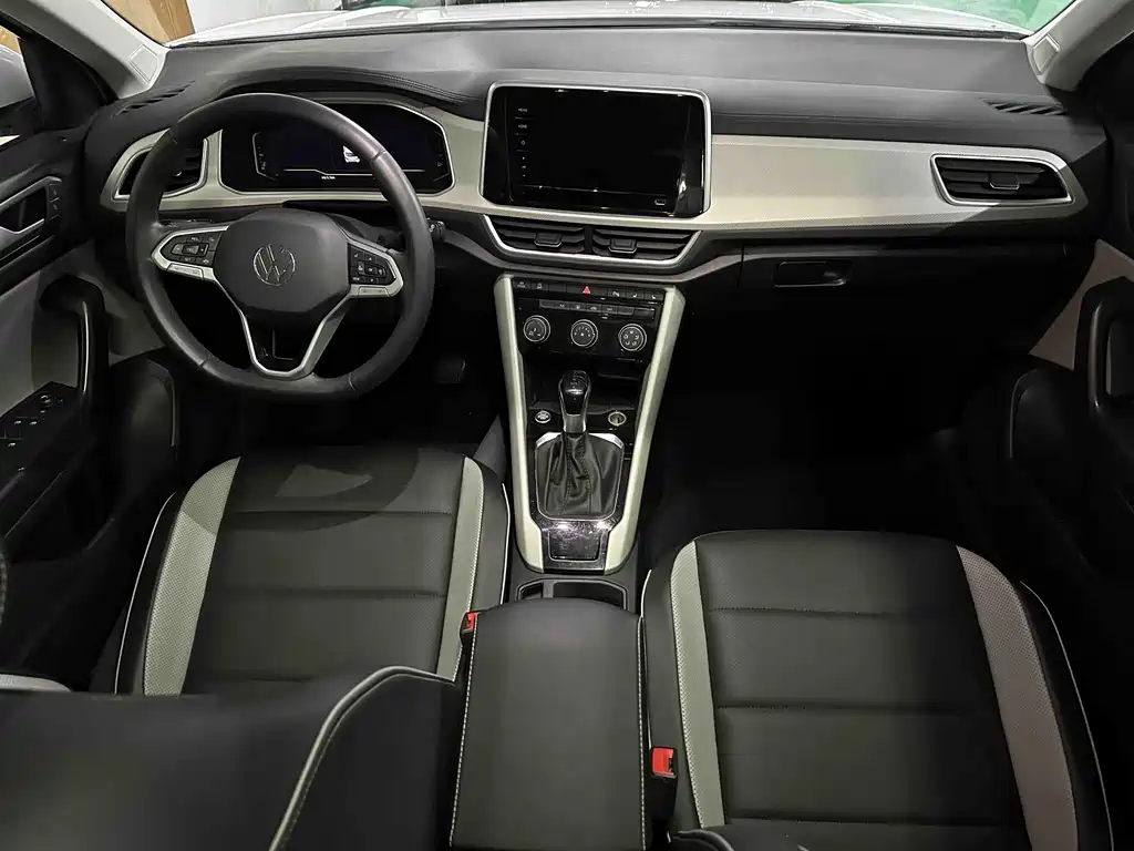 T-ROC 2023 280TSI DSG two-wheel drive time version купить на сайте DeffCars