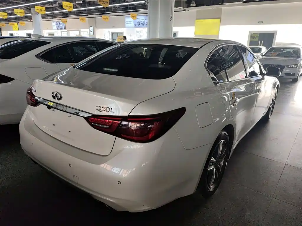 Infiniti Q50L 2018 2.0T Comfort Edition National VI купить на сайте DeffCars