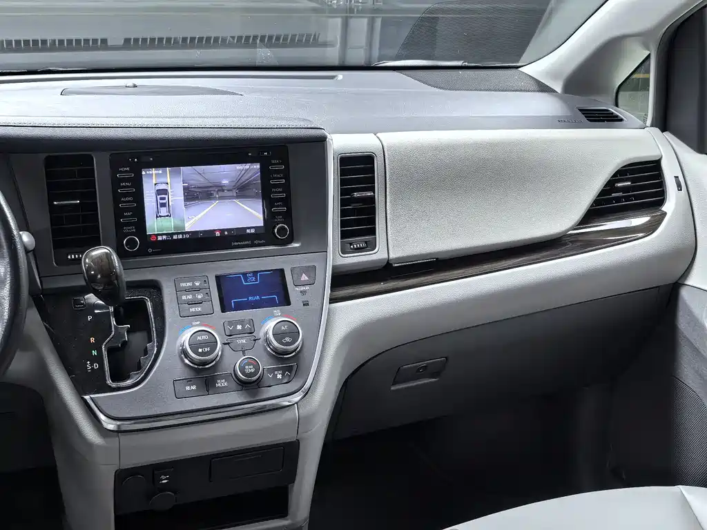SIENNA 2015 3.5L 2WD L купить на сайте DeffCars