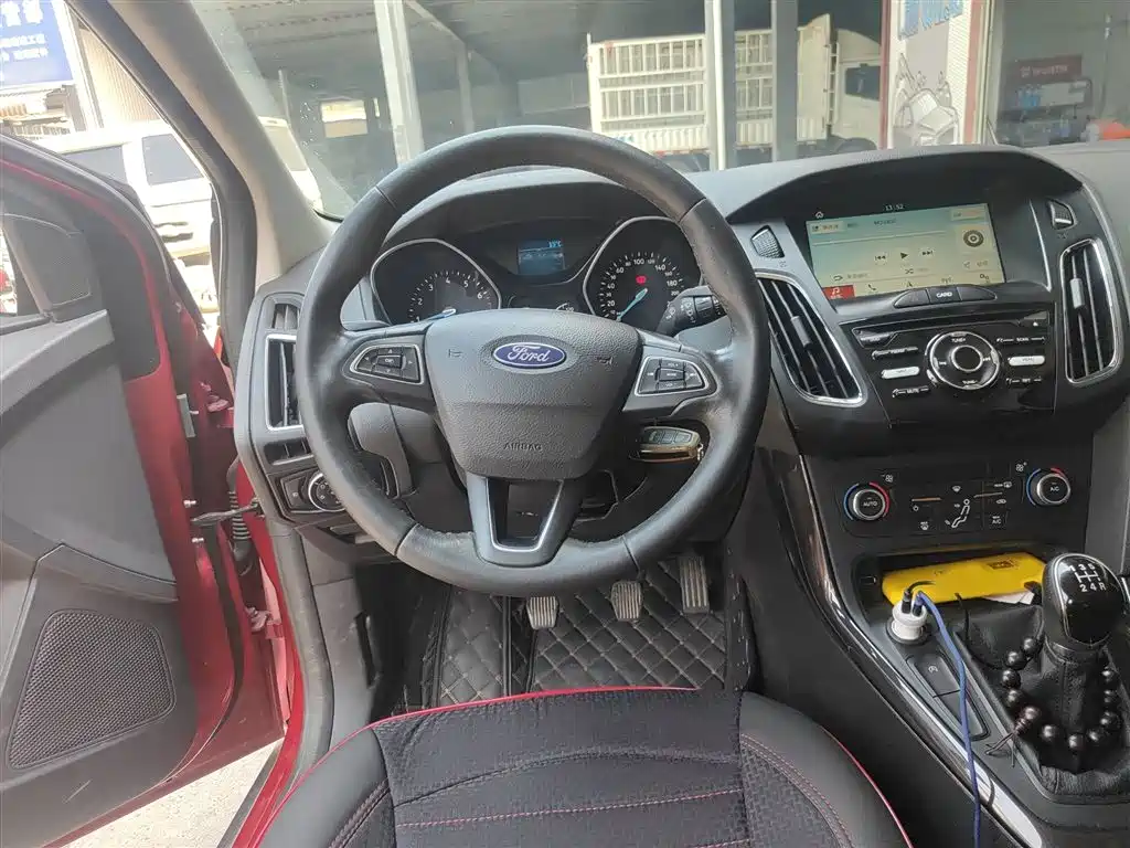 Focus 2017 sedan EcoBoost 125 manual super stylish smart mobility version купить на сайте DeffCars