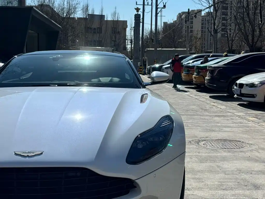 Aston Martin DB11 2019 4.0T V8 Coupe купить на сайте DeffCars