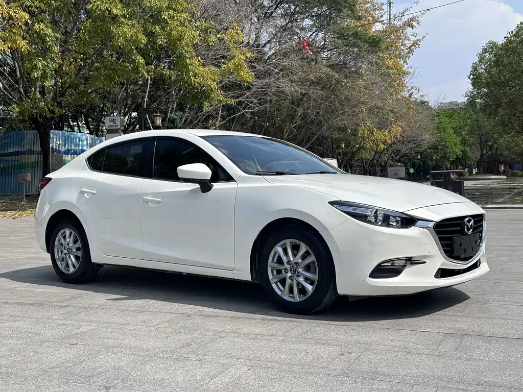 Mazda3 Angkesela 2017 Sedan 1.5L Manual Comfort Type National VI купить на сайте DeffCars