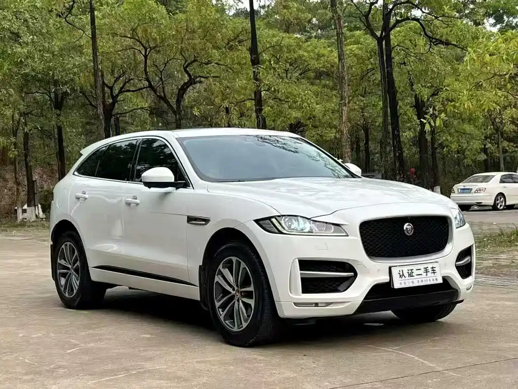Jaguar F-PACE 2016 2.0T two-wheel drive R-Sport sports version купить на сайте DeffCars