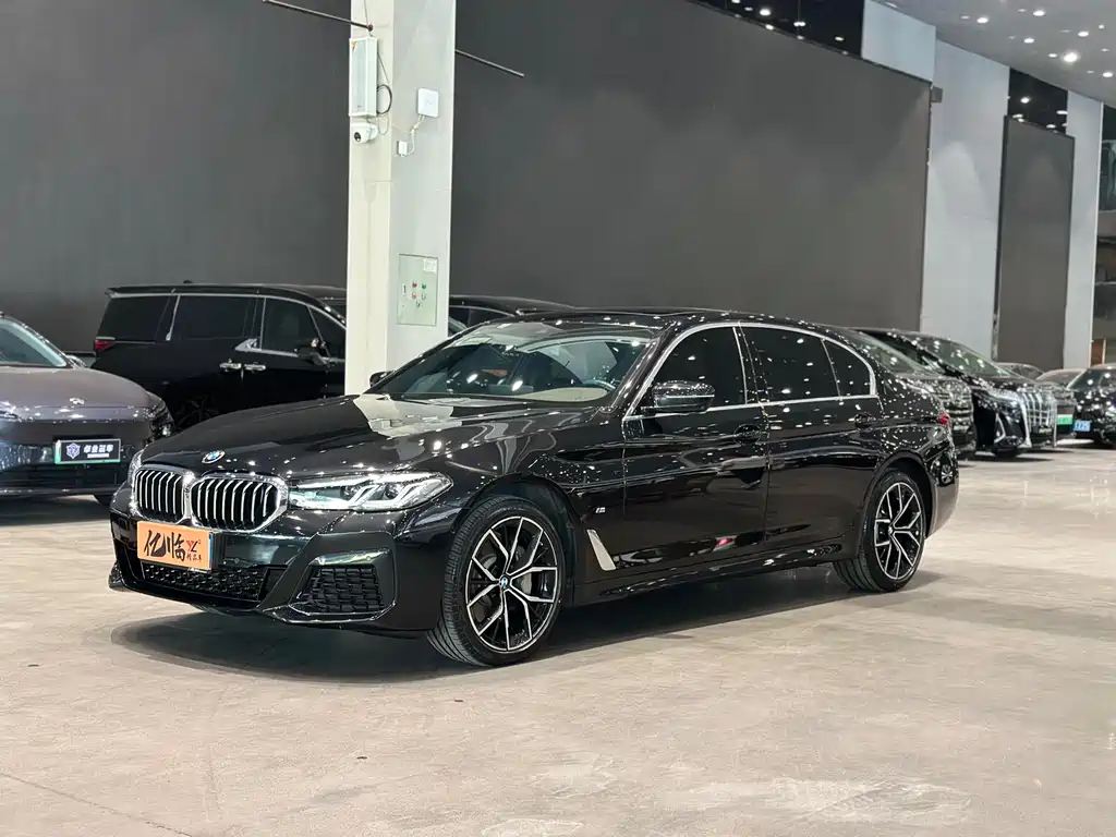 BMW 5 Series 2022 Facelift Three 530Li Exclusive M Sports Package купить на сайте DeffCars