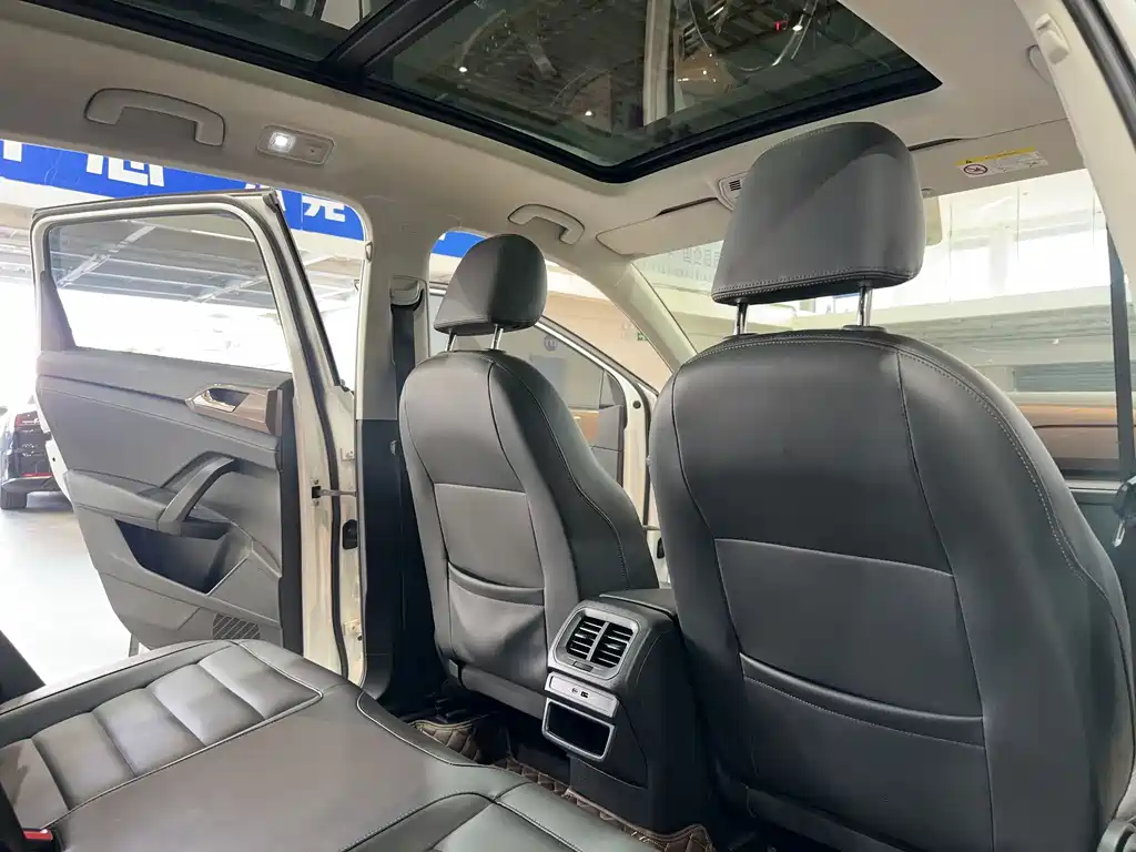 Tuyue 2021 280TSI two-wheel drive luxury version купить на сайте DeffCars