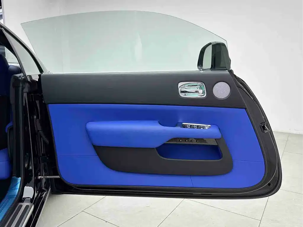 Phantom 2018 6.6T Black Badge купить на сайте DeffCars