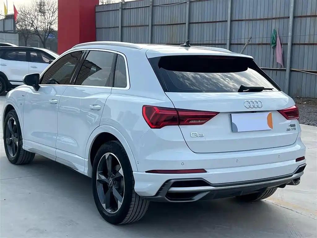 Audi Q3 2022 35 TFSI Fashionable and Dynamic купить на сайте DeffCars