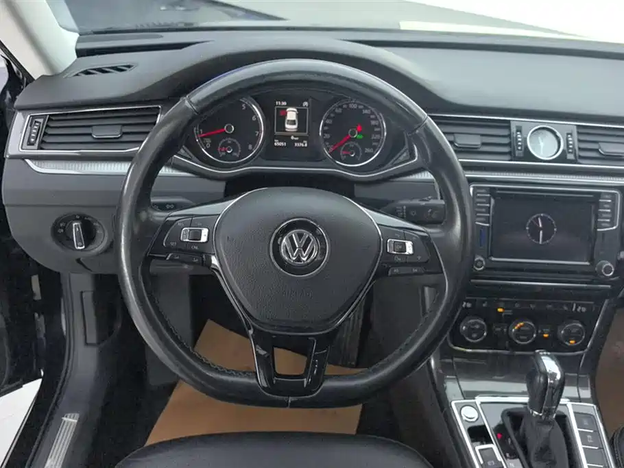 Passat 2017 330TSI DSG Royal Edition купить на сайте DeffCars