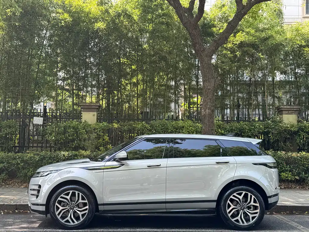 Range Rover Evoque 2023 Evoque L 249PS Deluxe Edition купить на сайте DeffCars