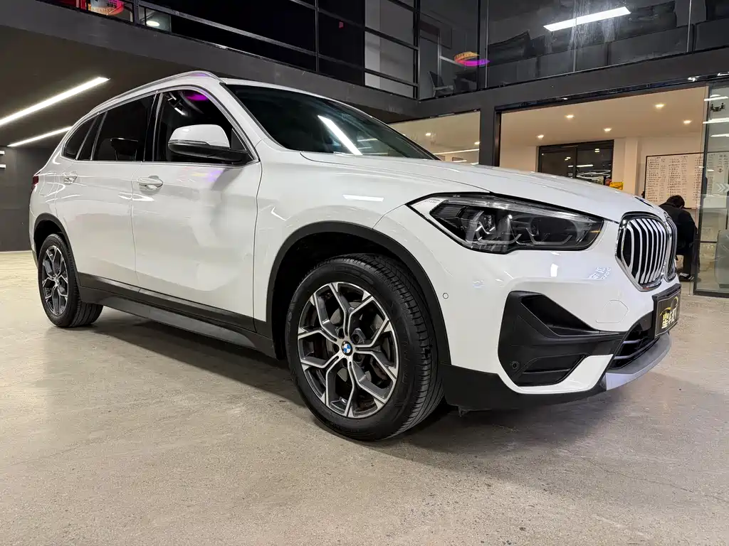BMW X1 2020 sDrive25Li Leading Model купить на сайте DeffCars
