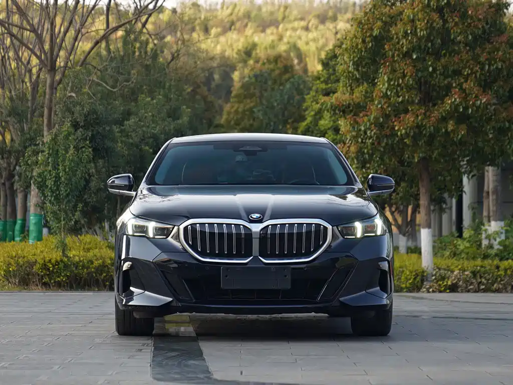BMW 5 Series 2024 530Li Leading M Sports Package купить на сайте DeffCars