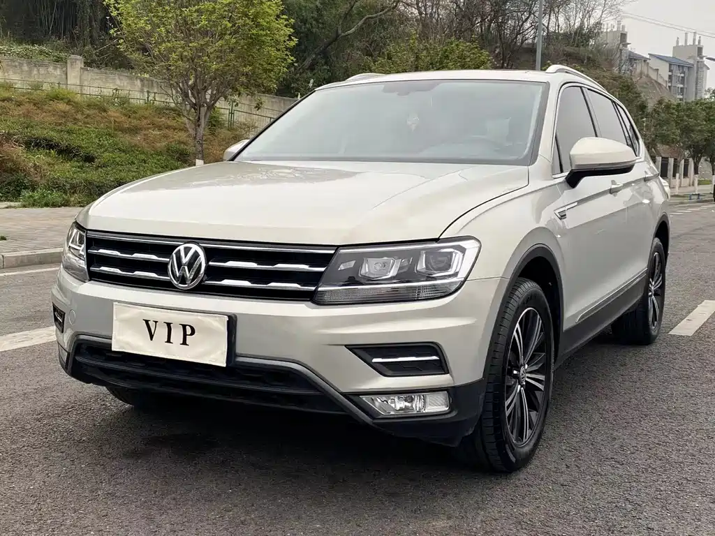 Tiguan L 2019 330TSI automatic two-wheel drive panoramic comfort version National VI купить на сайте DeffCars