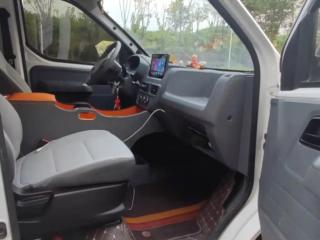 Yangguang 2024 300km Comfort Bus Version 60kW купить на сайте DeffCars