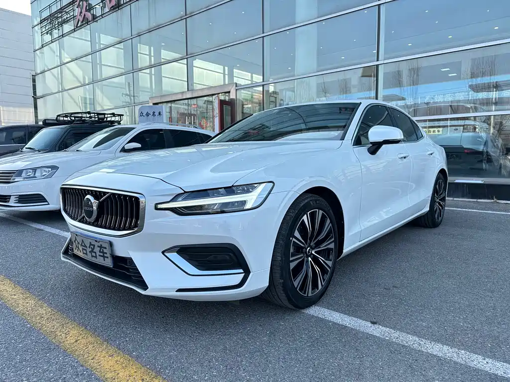 Volvo S60 2023 B4 Zhiyuan Luxury Edition купить на сайте DeffCars