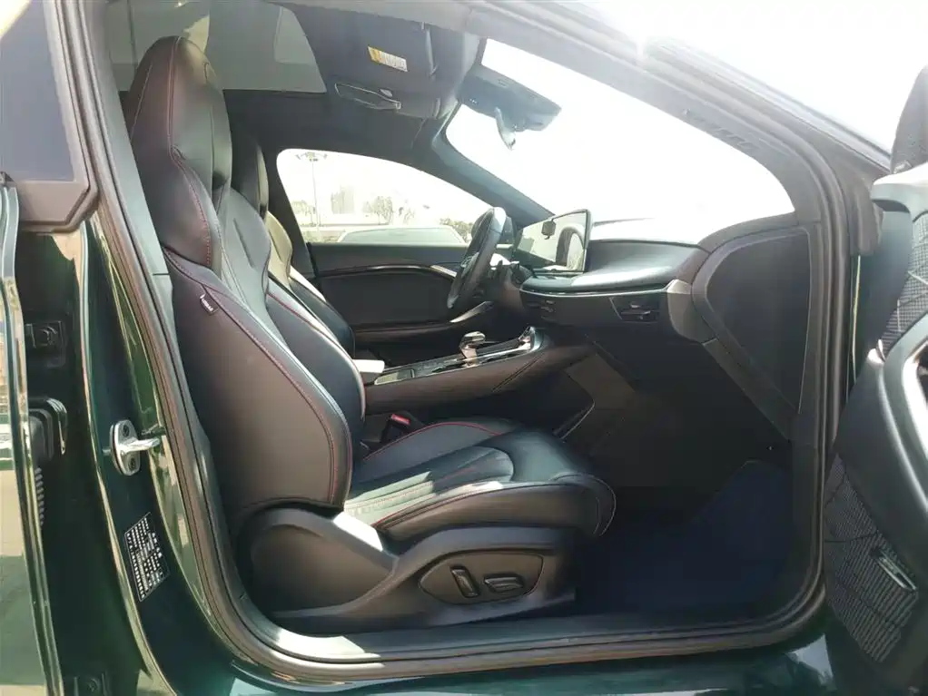 MG7 2023 2.0T Automatic Beauty Hunting Luxury Edition купить на сайте DeffCars