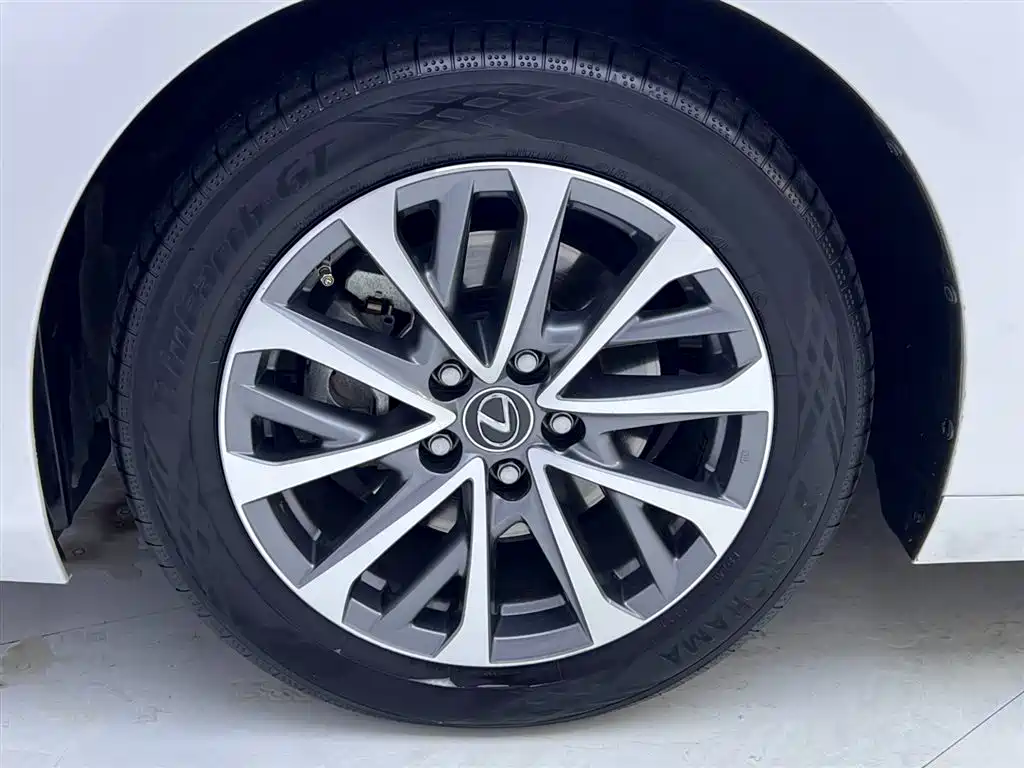 Lexus ES 2022 200 Excellence Edition купить на сайте DeffCars