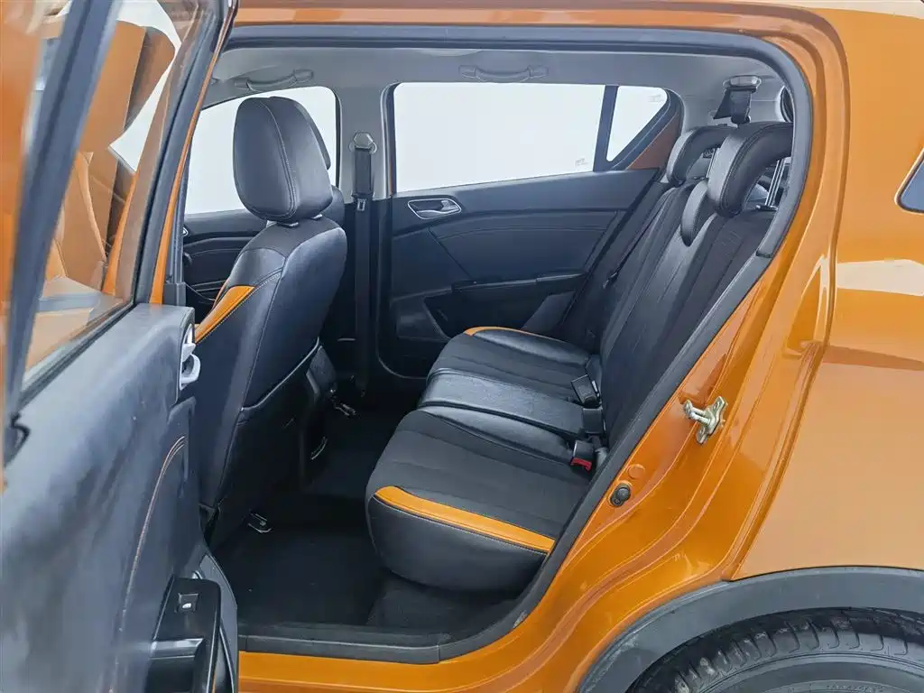 Baojun 310 2017 1.5L automatic fashion model купить на сайте DeffCars