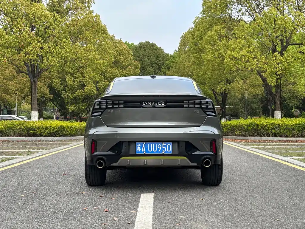 Lynk & Co 05 2020 2.0TD 2WD Yao Plus купить на сайте DeffCars