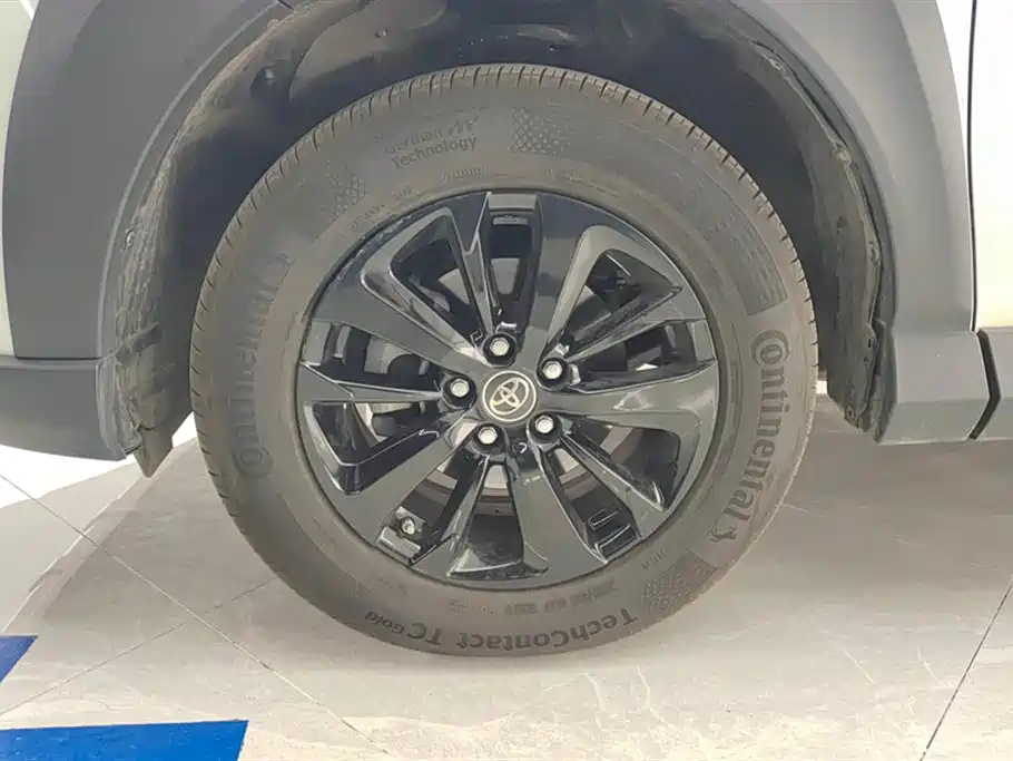 RAV4 Rongfang 2019 2.0L CVT 2WD Fashion X Limited Edition National V купить на сайте DeffCars