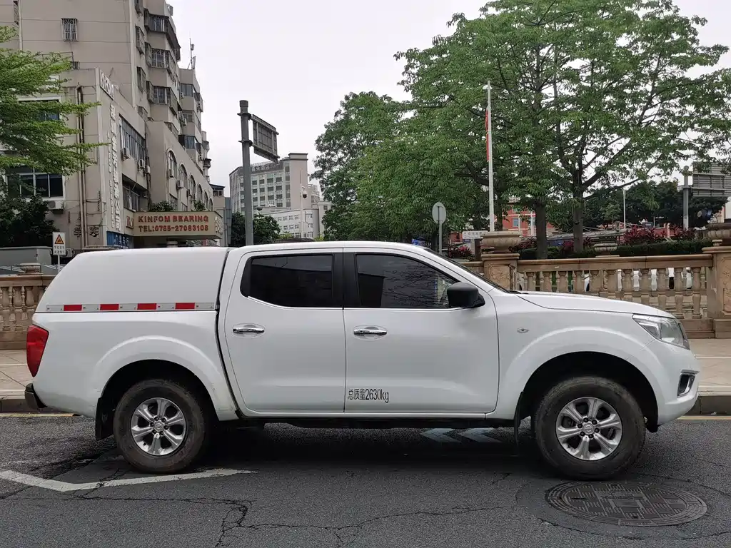 Navara 2021 2.5L manual two-wheel drive comfort model QR25 купить на сайте DeffCars