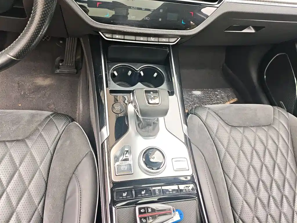 Hongqi HS5 2019 2.0T Zhilian Flagship Edition купить на сайте DeffCars