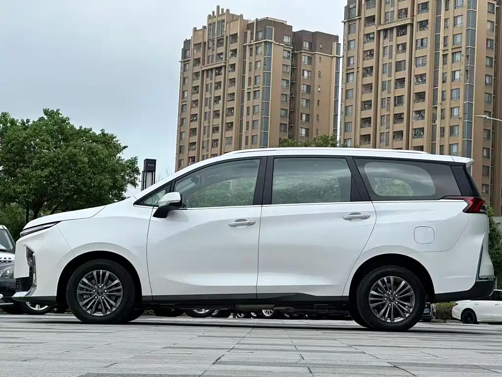 SAIC Maxus G50 plug-in hybrid 2025 pilot version купить на сайте DeffCars