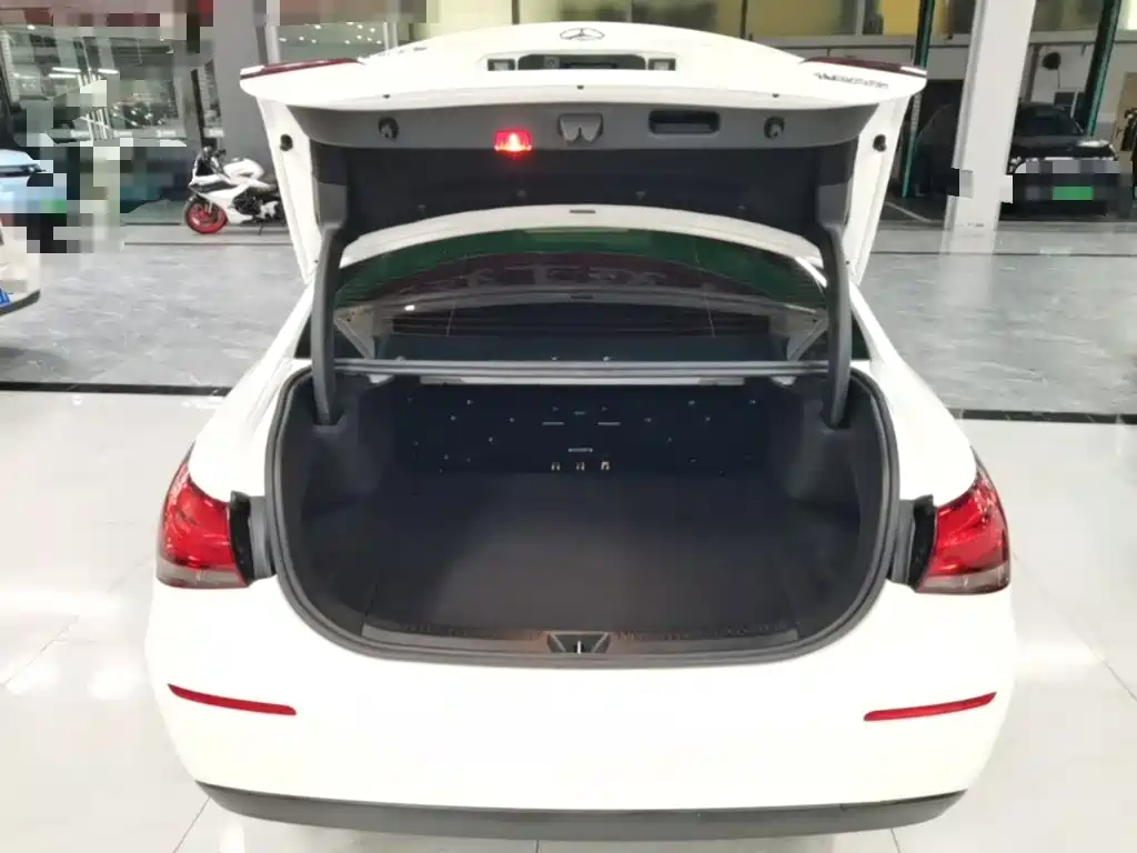 Mercedes-Benz A-Class 2020 facelift A 180 L купить на сайте DeffCars