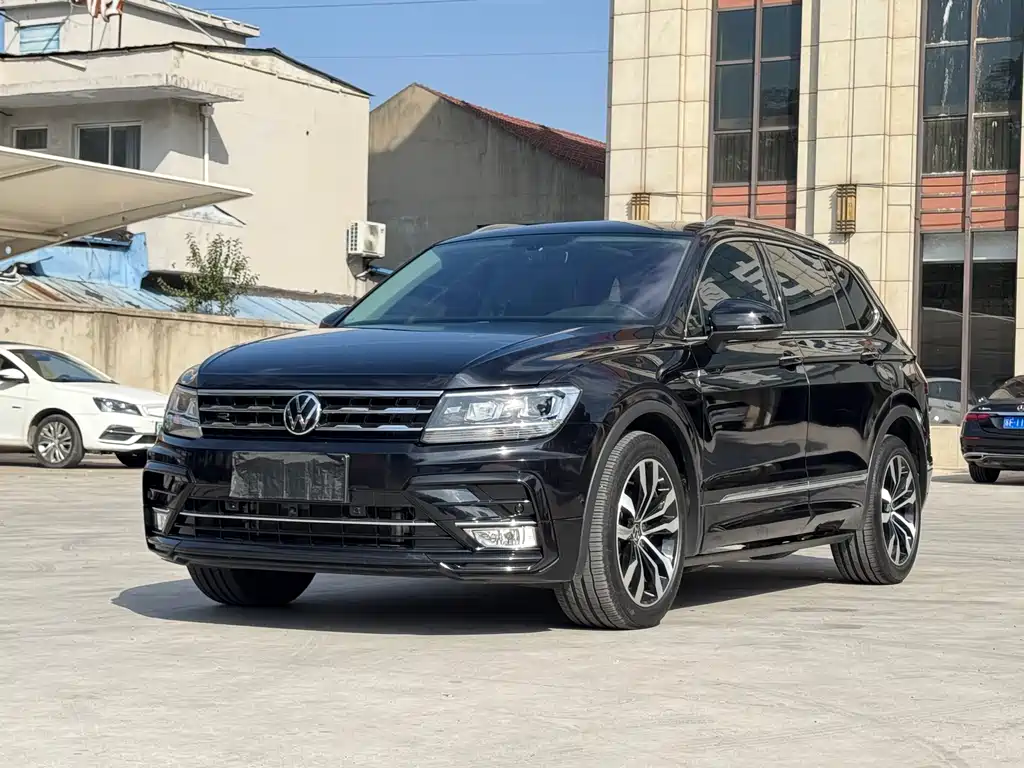 Tiguan L 2021 330TSI automatic two-wheel drive R-Line version купить на сайте DeffCars