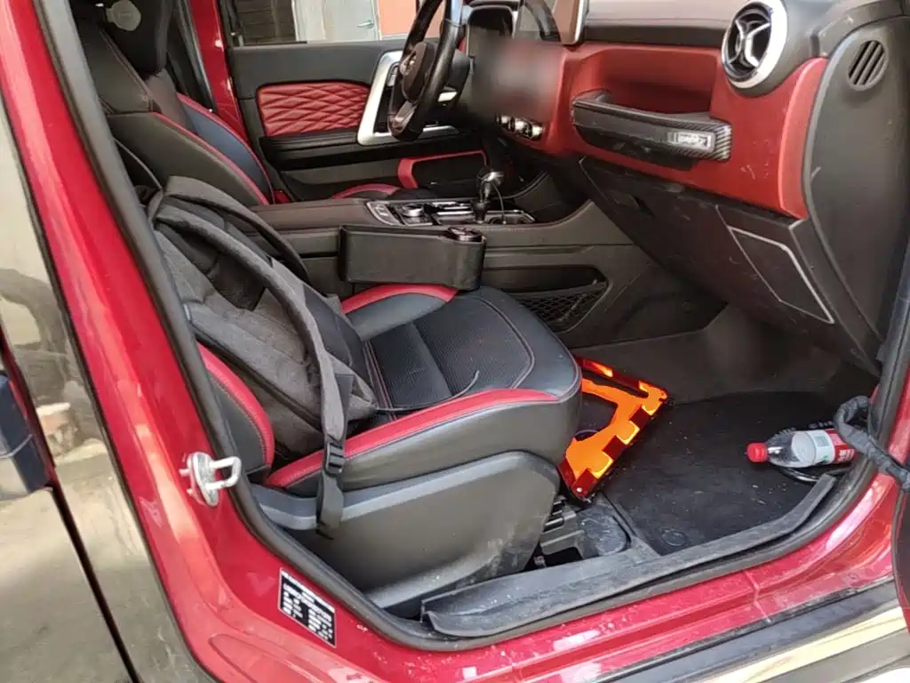 Beijing Off-Road BJ40 2019 PLUS 2.3T Automatic Four-wheel Drive Exclusive Edition National VI купить на сайте DeffCars