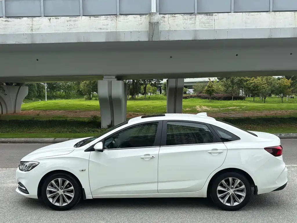 Cruze 2021 320 Automatic Sunroof Edition купить на сайте DeffCars