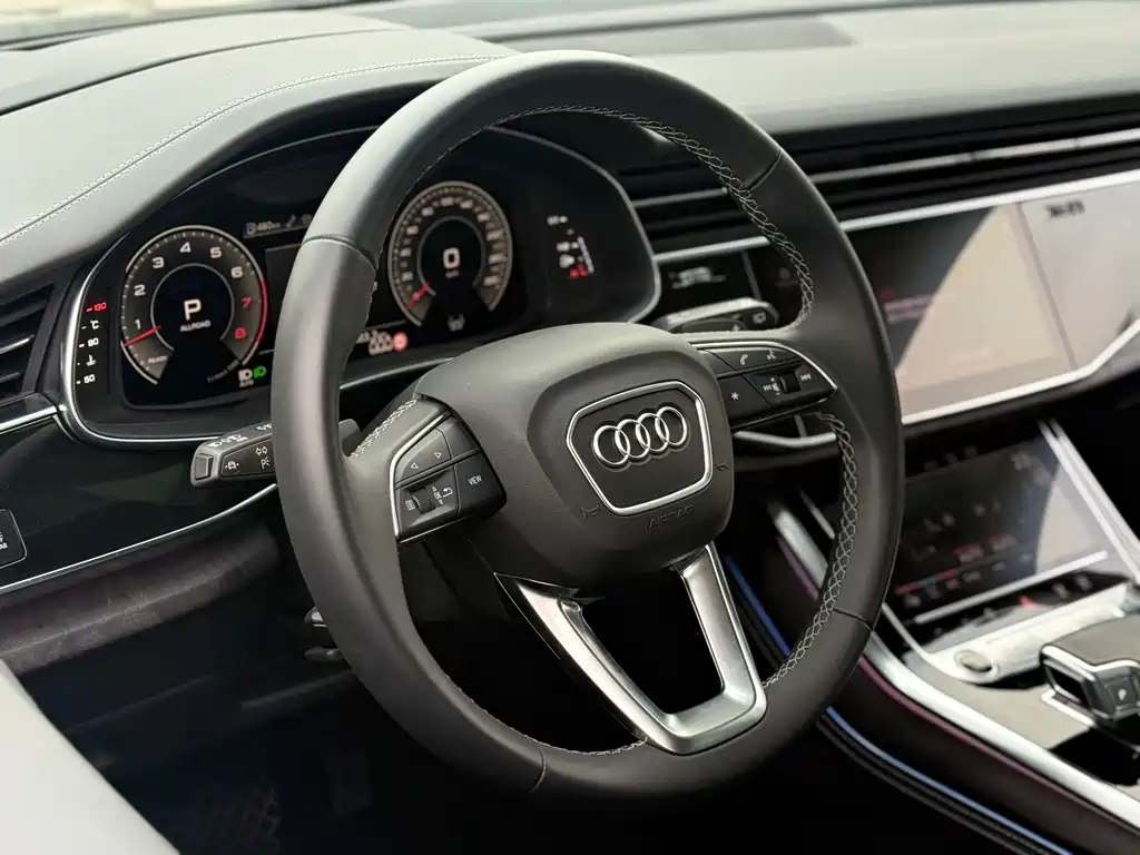 Audi Q8 2024 55 TFSI luxury and dynamic model купить на сайте DeffCars