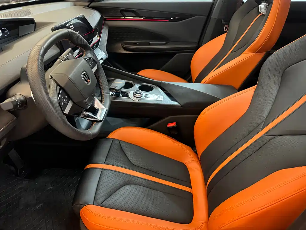 Changan UNI-V 2024 1.5T exclusive model купить на сайте DeffCars