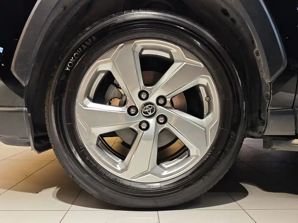 RAV4 Rongfang 2020 2.0L CVT two-wheel drive fashion version купить на сайте DeffCars
