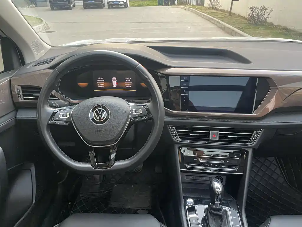 Tuyue 2022 280TSI two-wheel drive luxury version купить на сайте DeffCars