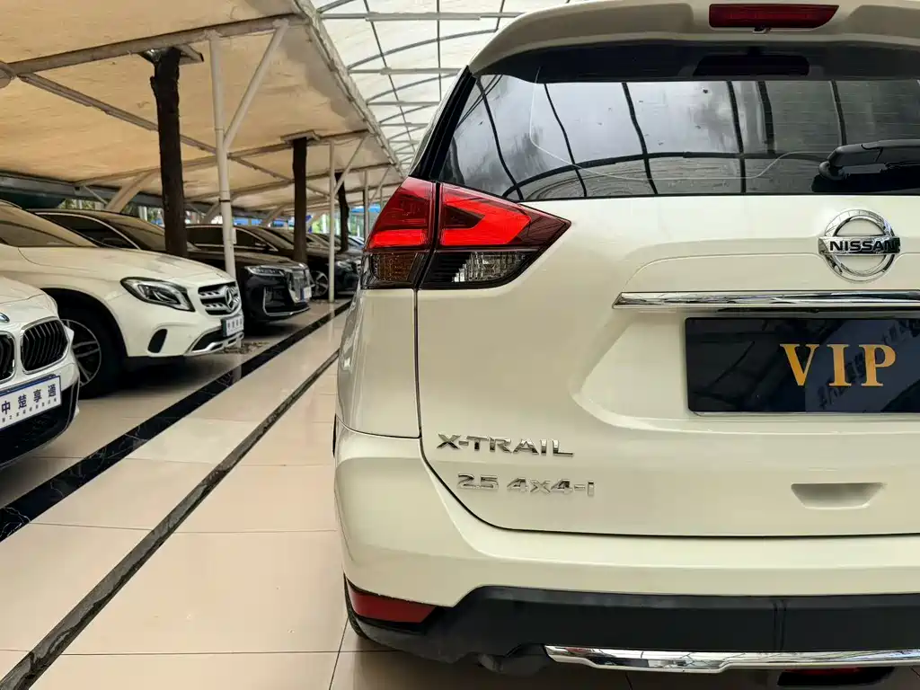 X-Trail 2017 2.5L CVT Deluxe Edition 4WD купить на сайте DeffCars